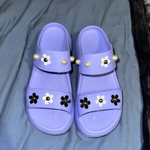 CROCS classic crush platforms with charms